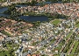 Luftbild mit dem Sanierungsgebiet Frankenvorstadt (untere Bildhälfte) sowie darüber Franken- und Knieperteich und einem Teil der Altstadt