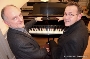 Musikschuldirektor Wolfgang Spitz und Präsident Christian Offermann gemeinsam am Klavier