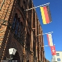 Am 3. Oktober wird am Rathaus zur Feier des Tages mit den Fahnen von Bund, Land und Stadt geflaggt